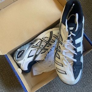 Ladies 8.5 ASICS Gel Volleyball Shoes NIB